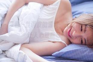 GIRLT果团网 – 带着一丝调皮的清纯，王语纯无圣光图包，看了让人心猿意马！