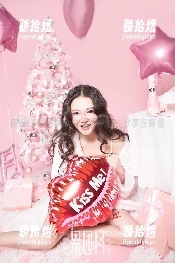 GIRLT果团网 - 驻足于图库，分享在莫雅淇的网袜中迷失的瞬间！