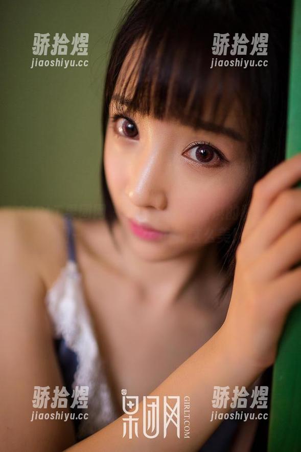 GIRLT果团网 - 新更新！莫雅淇的秘书美图——穿着西装也能这么美！