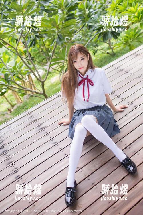 IMiss爱蜜社 - 甭管什么姿势，莉莉Lily的油亮收藏都是精选中的幽默经典！