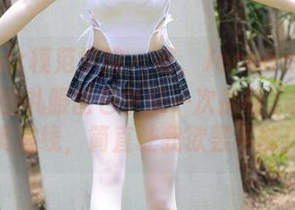 MFStar模范学院 – 看，Jennanni_Jen在她的礼服图包中又一次挑战了我的审美底线，简直让我欲罢不能！