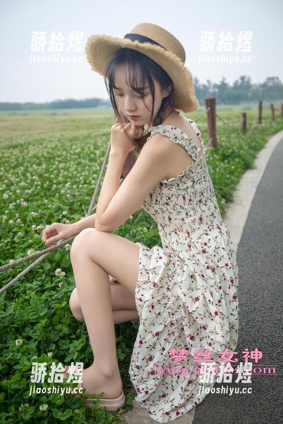MSLASS梦丝女神-林嘉 MSLASS梦丝女神 - 林嘉的图包:舞蹈、丝袜,还有一点学妹的乖巧?