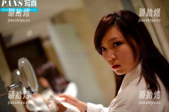 PANS写真-金熙 PANS写真 - 随金熙游走白色边缘,获取那些绝佳的美图和资源