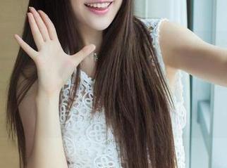 TGOD推女神 – 绮里嘉的全套睡衣写真：一瞬间想起那个“我只想在家待着”的念头