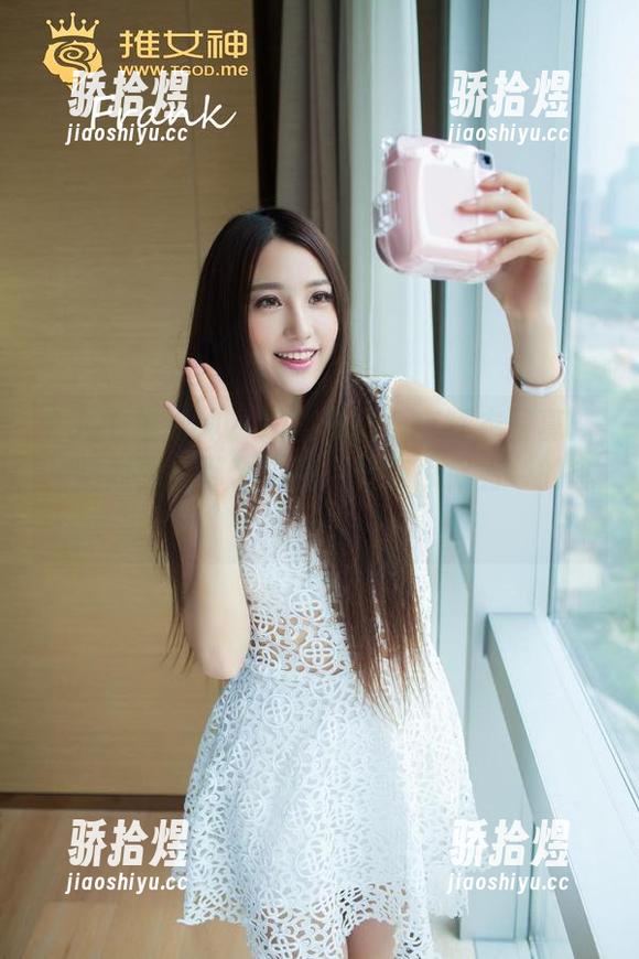 TGOD推女神-绮里嘉 TGOD推女神 - 绮里嘉的全套睡衣写真:一瞬间想起那个“我只想在家待着”的念头