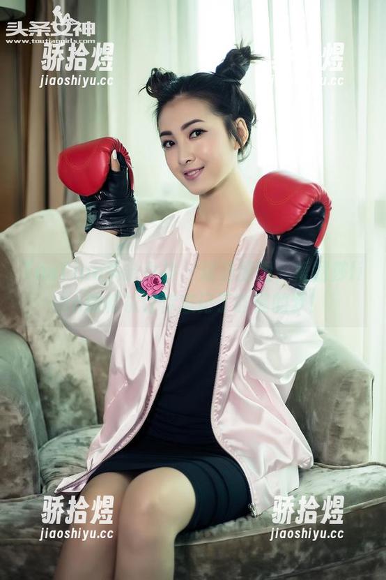 TouTiao头条女神 - 精选原图，爱丽莎lisa的棉袜让你忘记了昨晚的梦！