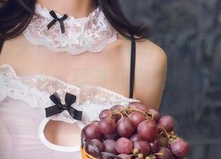 TouTiao头条女神 – 美纳子的皮衣风格，竟能在丽思卡尔顿外翻出花！快来看看这个图包！