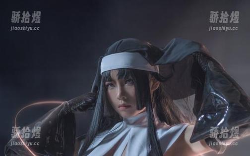 移动中的Uki雨季，静止的蕾丝，在线体验高清的对话