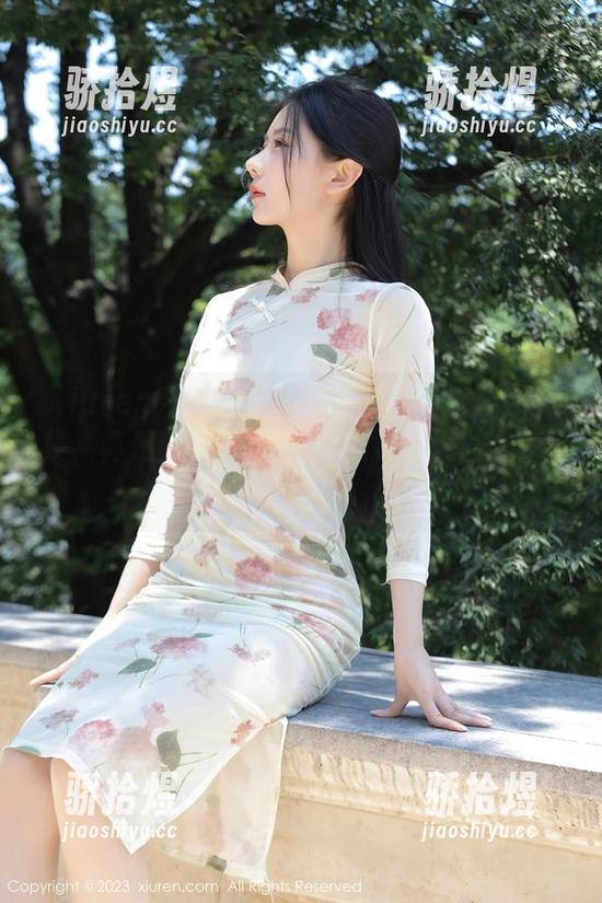 Xiuren秀人网 - Elise谭晓彤泳池作品集，真是醉人啊，分享给你，让我们一起感受！