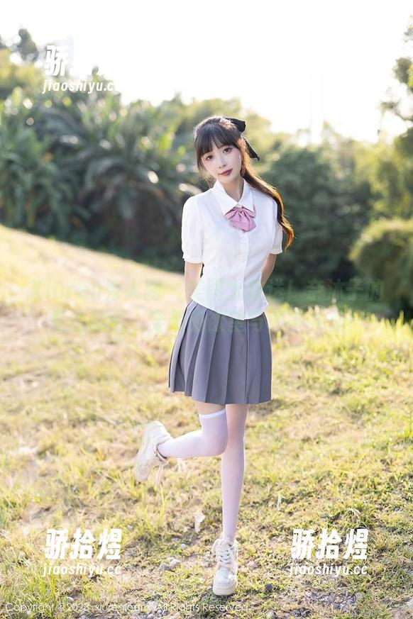 Xiuren秀人网-奈沐子 Xiuren秀人网 - 美图大放送!奈沐子的黑丝套图,穿帮的欲望与和平共处!