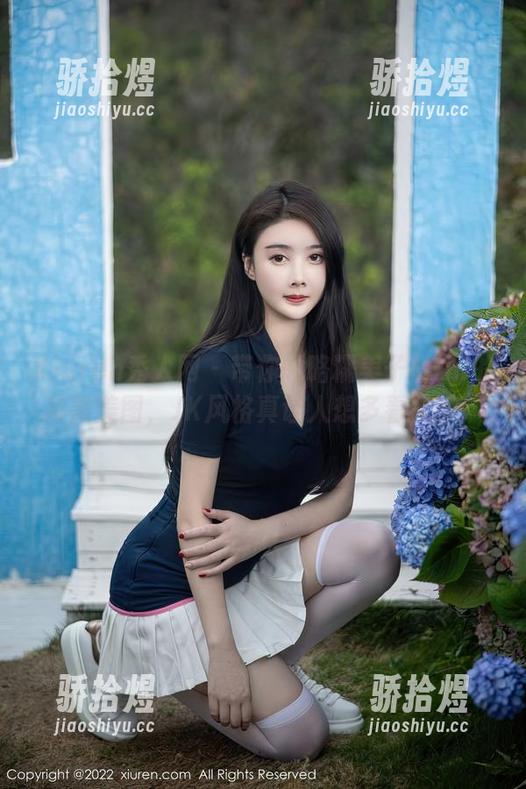 Xiuren秀人网 - 带你领略糯美子Mini的高清美图，JK风格真让人想多看几眼！