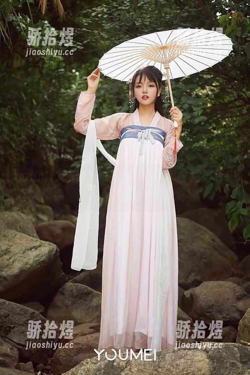 YouMi尤蜜荟 - 白子嫣写真：白裙如云中漫步，连风都忍不住驻足观望！
