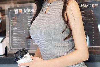 YouMi尤蜜荟 – 颜美汐的原图：美艳贵妇人的气场，让你忍不住脱口而出‘我也想这样！’