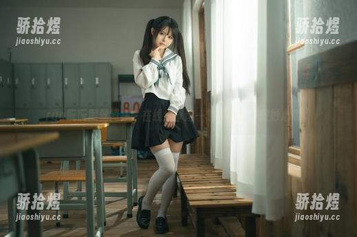 rua阮阮黑丝图集：在线分享这一刻的诱惑与微妙心跳。