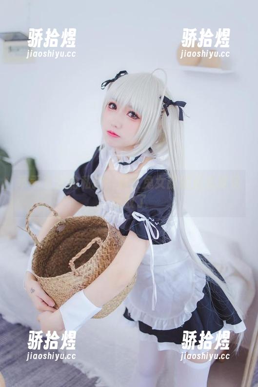 乖乖衣宝的私拍：麻衣兔女郎的姿态真是无敌了