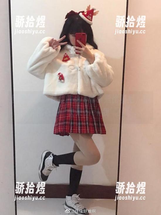 图集分享：佳佳酱ovo的小熊比基尼，仿佛在说‘快来pick我’！