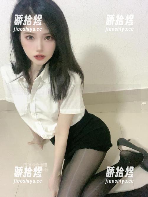 美图分享时间，与倦倦喵一起探索甜心的另类魅力。