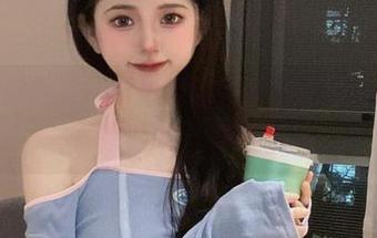 随意翻阅网盘，倦倦喵的埃罗芒阿每一幅作品都像是偷心的瞬间。