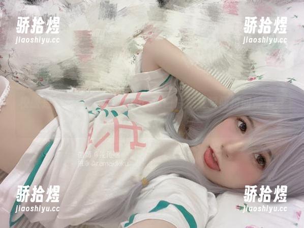 校服是种态度，倦倦喵的cos图片把我瞬间拉回那个夏天！