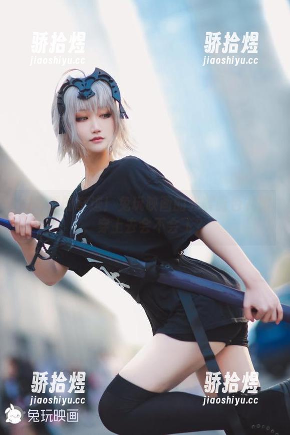 图库里的奇迹！兔玩映画的光辉蓝色礼服，穿上去会不会飞？