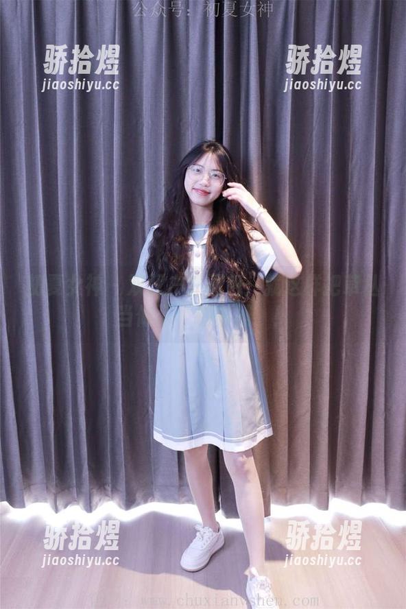 初夏女神-双双 初夏女神 - 双双户外图包:就这样把草丛当做了‘摄影棚’!
