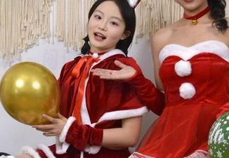 初夏女神 – 闯进点点的教室，探索她的写真图册“学习”心法