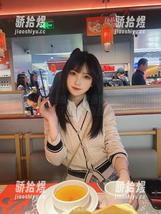 大肉丸Amiee的芭芭拉图集：到底她是画画的，还是神奇的魔法师？