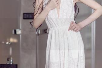 头条女神 – 火儿的校服合集，轻松加点色——照片背后的故事你知道吗？