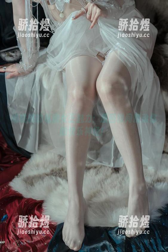 奶桃桃的私房女王魅力：原图瞬间撩动你的快乐神经！