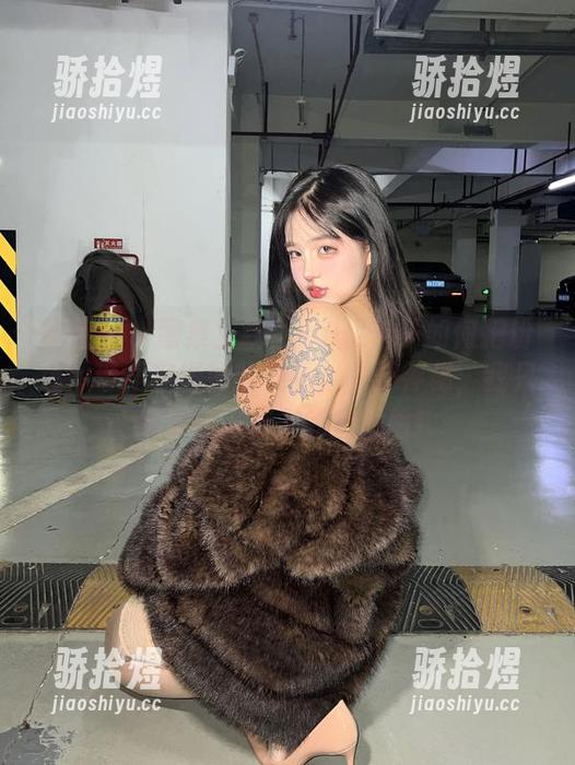 微密圈 - 图集上线！小u优优子如何把粉色吊带裙穿得如此美丽？撇开神秘，我只想要一张裙子的魔力图！