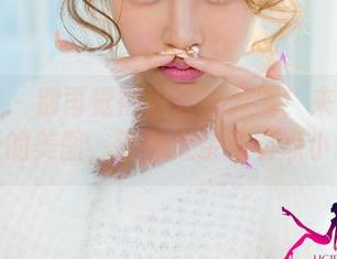 尤果网 – 别再觉得职业装无聊！来看王雨纯最新的美图，惊艳之余还有点小调皮！