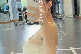 微密圈 – 是不是该给左公子666发个简历？她的蕾丝包臀高清写真太让人想‘应聘’了！