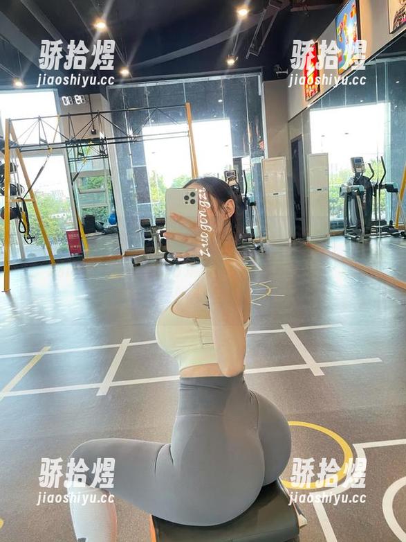左公子666 微密圈 - 是不是该给左公子666发个简历?她的蕾丝包臀高清写真太让人想‘应聘’了!