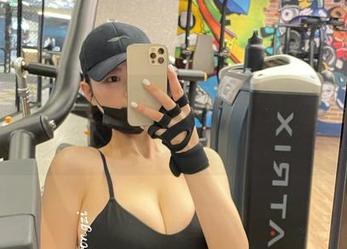 微密圈 – 左公子666的海边新作，更新完毕，你准备好被她俘获了吗？