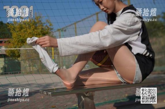 异思趣向-婉萍 异思趣向 - 这套婉萍的黑色礼裙(上),我是不是看得有点过头了?反正越看越喜欢的写真!