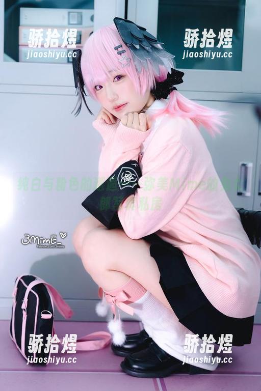 纯白与粉色的邂逅——弥美Mime的兔女郎写真私房