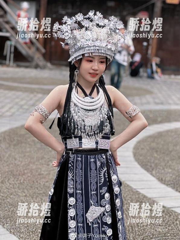 御子Yumiko皮衣的最新照片，让人欲罢不能的瞬间