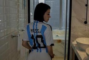 微密圈 – 半腿肉丝合集大揭秘：果儿Victoria的分享时刻，让你我一起停留！