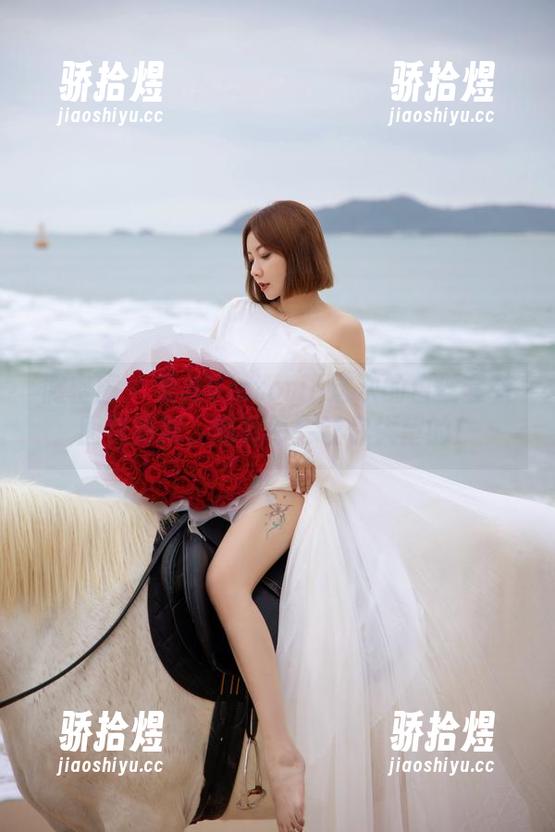 果儿Victoria 微密圈 - 果儿Victoria这次的白丝套装图包更新,绝对不会让你失望的!