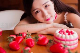 果团网 – 王语纯与豹纹的完美邂逅，作品图片中的悬念无限！