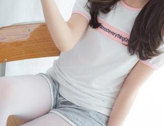 森萝财团 – 小夜的红裙：美图里的每一寸都是风的耳语！
