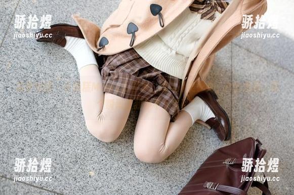 森萝财团-小奶糕Milky 森萝财团 - 小奶糕Milky的图库:双马尾美少女,白丝美腿,哪个瞬间让我停不下来了?