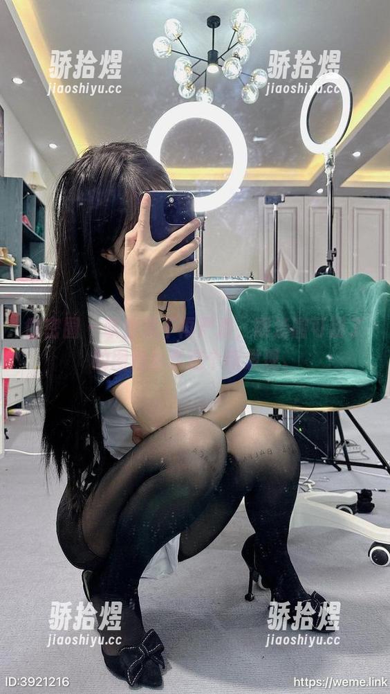 微密圈 - 职业装不再严肃，跟汤圆可甜了的图包分享这个新发现。