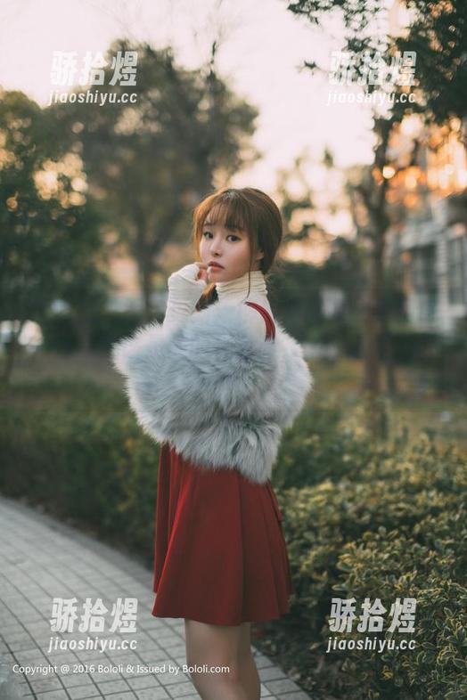 波萝社-柳侑绮 波萝社 - 图包更新:柳侑绮又要让我相信,海边就该是美的代名词,太会选景了吧!