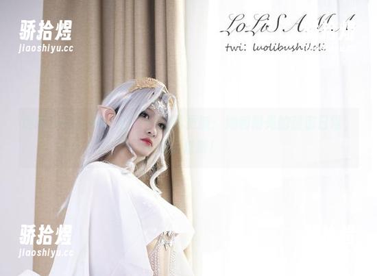 洛璃LoLiSAMA的夏日写真更新：她和阳光的甜蜜日常，别错过哦！
