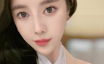 微密圈 – 精彩户外，猪小七的写真不仅吸引眼球，连壁纸都想跟着她的风格走！
