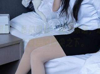 甜予摄影 – 私拍肉丝：闭上眼睛，思想漫游在思思的脚尖之下。