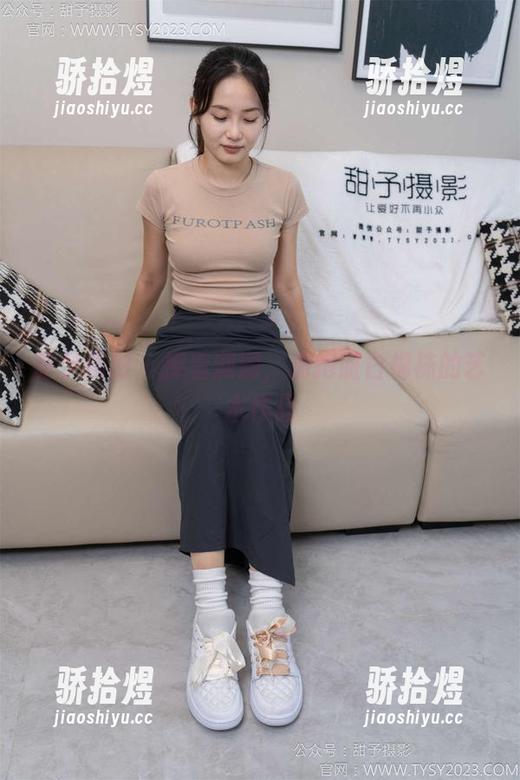 甜予摄影-澜澜 甜予摄影 - 捧着澜澜,拥抱脏白棉袜的艺术作品