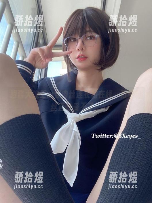 眼酱大魔王w穿肉丝连衣裙在线，万千粉丝直呼受不了！