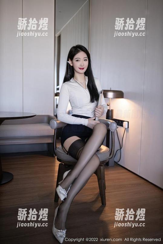 秀人网 - UU阿文的少女时光，最新图片好像能听见青春的声音